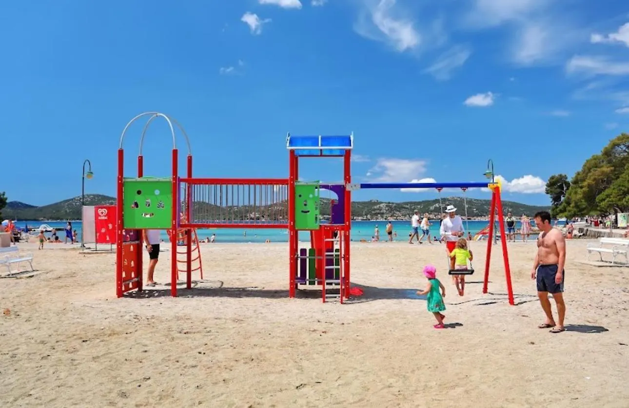 Mobile Home Nelly Biograd Na Moru Croatia